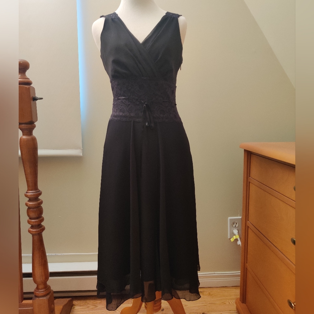 Beautiful Lacy Chiffon dress by ESPRIT EUC Size S